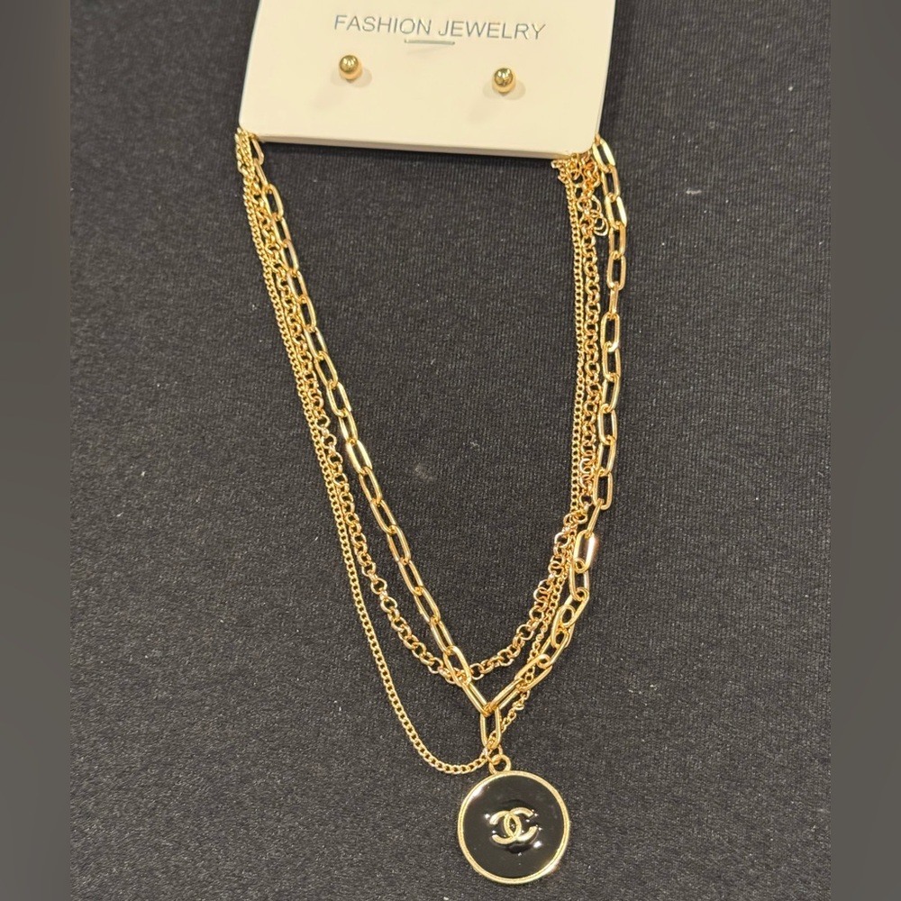 Fashion Jewelry Chic Gold Tone Black Pendant Necklace 15.5-18.5 inch